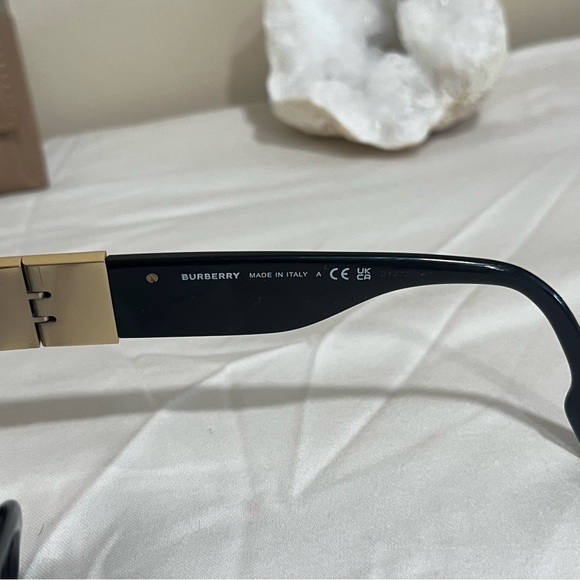 Authentic Burberry glasses and case - Picture 5 of 7